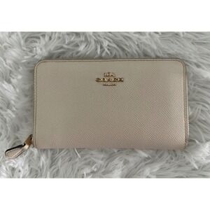 Coach C4124 Medium Id Zip Leather Wallet in Off White‎